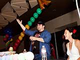 Mike throws out Geek thought bubbles. © Bruce Matsunaga